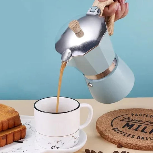 Cafetière italienne : comment préparer un café riche et authentique à la maison